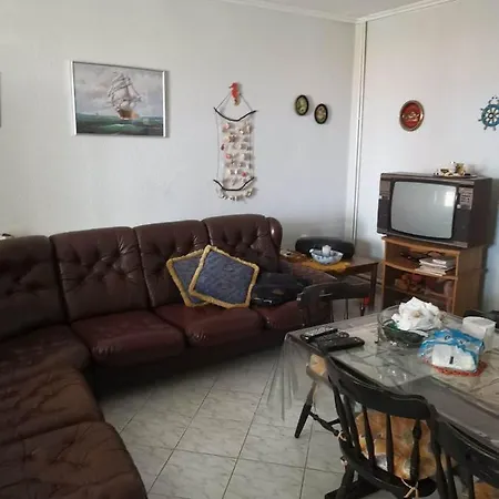 3 Storey Holiday * 佩科霍里