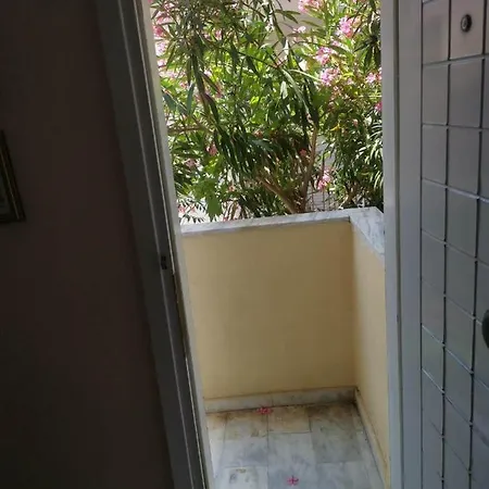 3 Storey Holiday * 佩科霍里