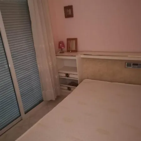 3 Storey Holiday